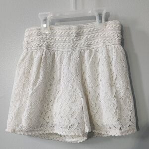 Adorable Maurices Ivory Lace High Waist Shorts With Liner. Size Small